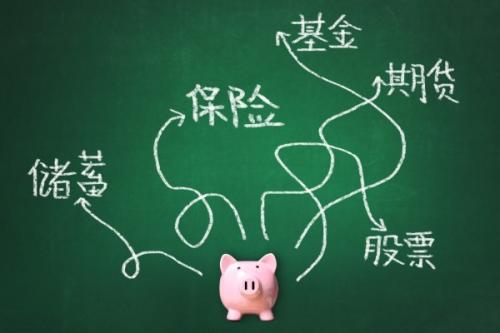 55歲以上老人如何買(mǎi)保險？重疾險賠錢(qián)多，為何我卻選了這2種險？