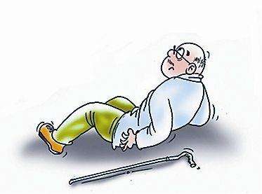 56歲老人散步時(shí)意外摔倒引發(fā)骨折，25保額遭拒賠，憑什么？